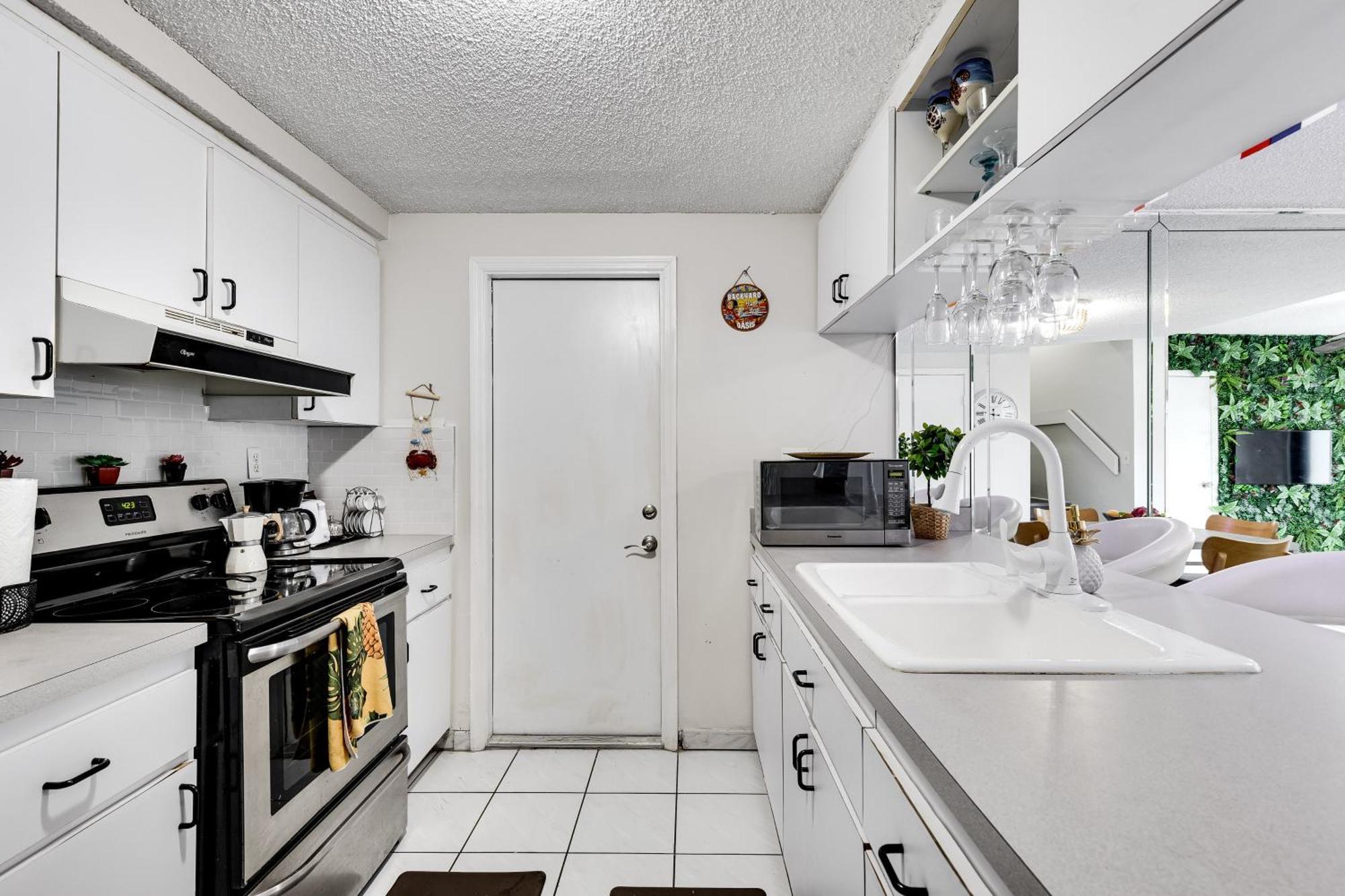 New 2bedroom 2bath House With Private Backyard & Jacuzzi Ferienhaus Miami