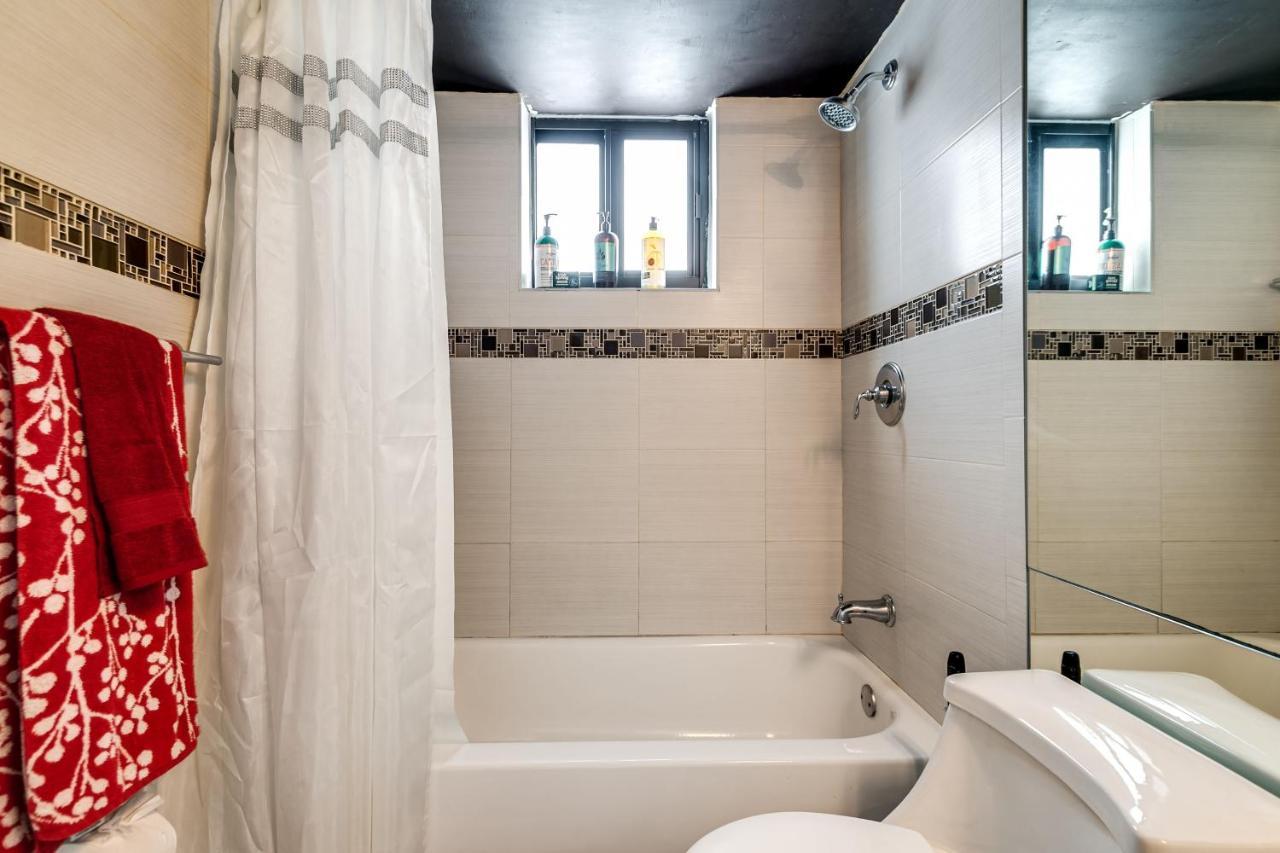 Casa vacanze New 2bedroom 2bath House With Private Backyard & Jacuzzi